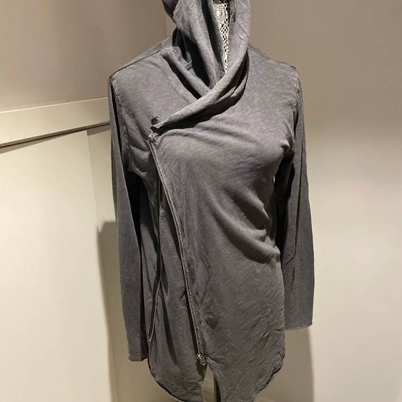 H&M drapey top with zipper size S - Picture 2 of 4